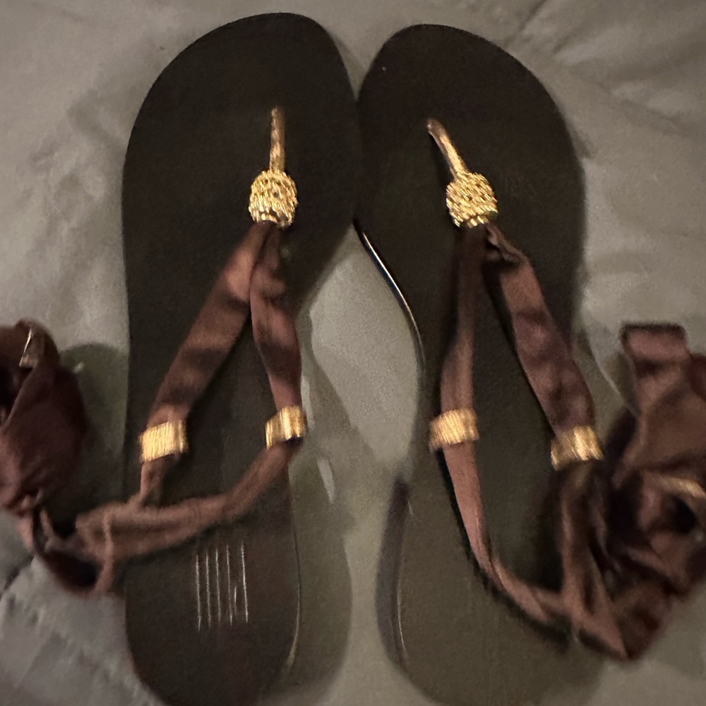 Pelle Moda Strappy sandal sz 13